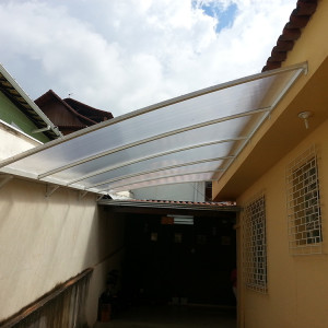 Garagem em Policarbonato Alveolar